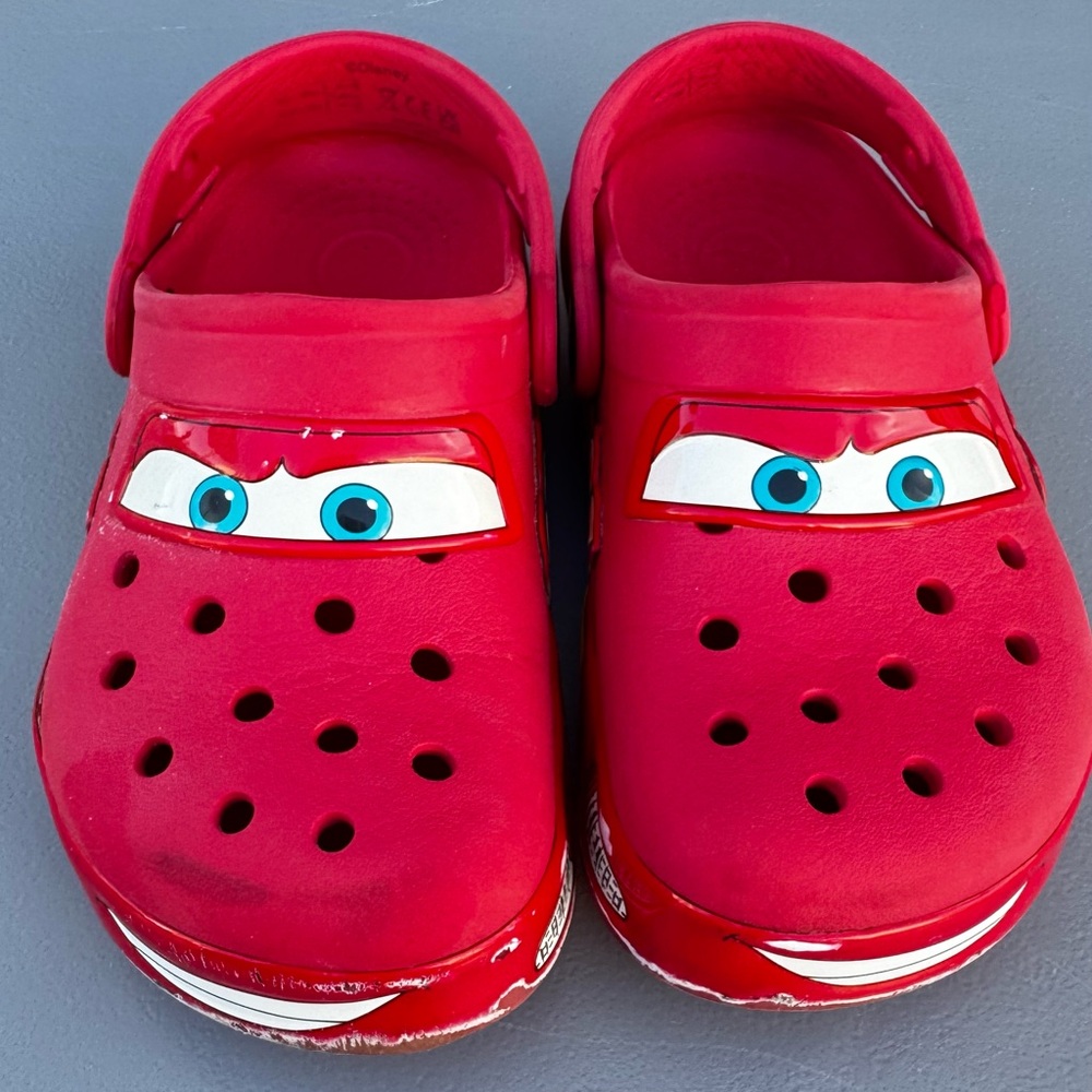 Kids Disney Pixar Cars Lightning McQueen Crocs size 13